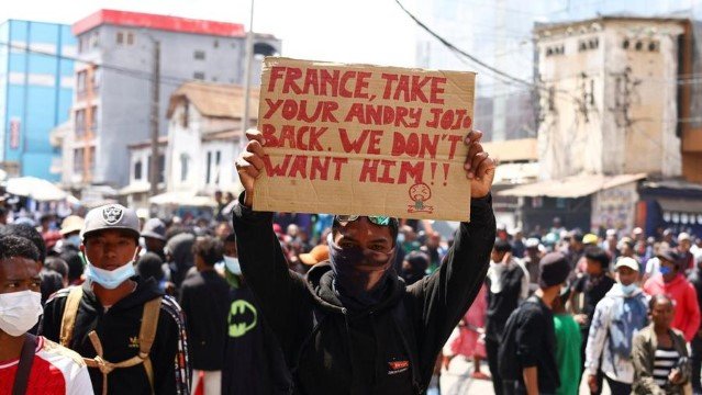 Chaos! Demo Gen Z Gulingkan Pemerintah, Presiden Kabur ke Luar Negeri