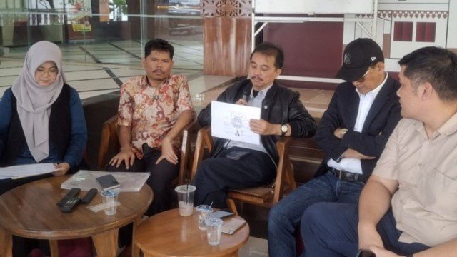 KPU Jakarta Beri Salinan Ijazah Jokowi ke Bonatua dan Roy Suryo Cs, Kode?