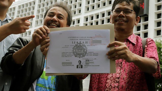 Roy Suryo Dapat Ijazah Jokowi dari KPU RI, Klaim Temukan Keanehan!