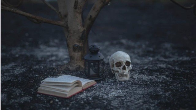 4 Rekomendasi Novel Thriller Indonesia dengan Alur Cerita yang Menegangkan!