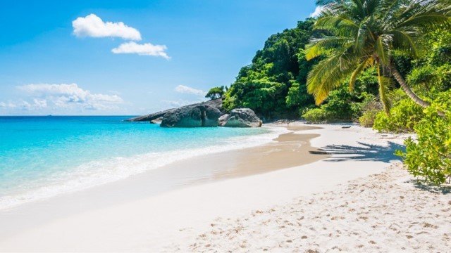 10 Tempat Healing di Pulau Jawa yang Bikin Pikiran Auto Fresh