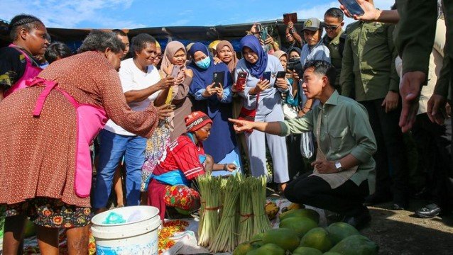 Gibran Blusukan di Tengah Sorotan Publik: Langkah Politik atau Kepedulian Nyata?