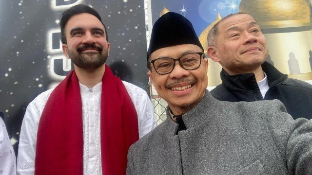 Imam Shamsi Ali Baca Al-Fatihah Sebelum Nyoblos Zohran Mamdani di Piwalkot New York, Ini Alasannya!