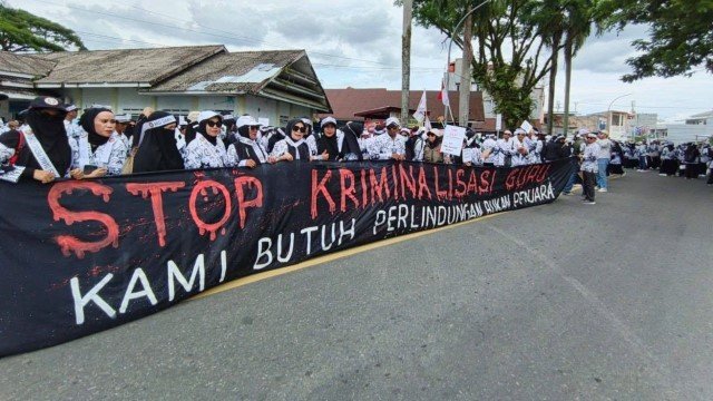 MIRIS! Cuma Gegara Uang Rp 20 Ribu, 2 Guru di PTDH (Diberhentikan Tidak Dengan Hormat)