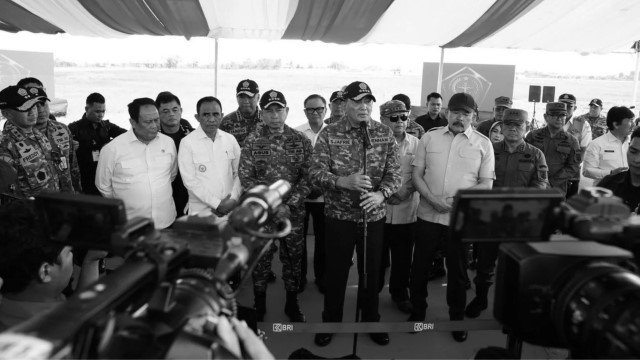 Menhan Sjafrie ‘Mengamuk’ di Bandara Ilegal yang Diresmikan Jokowi: Tidak Boleh Ada Negara Dalam Negara!