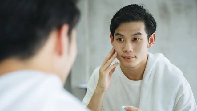 Mudah Dilakukan! 7 Tips Perawatan Kulit Wajah Pria Agar Tetap Sehat