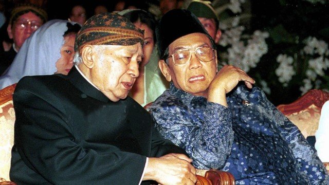 Publik Dukung Soeharto dan Gus Dur Jadi Pahlawan Nasional, Ini Alasannya!