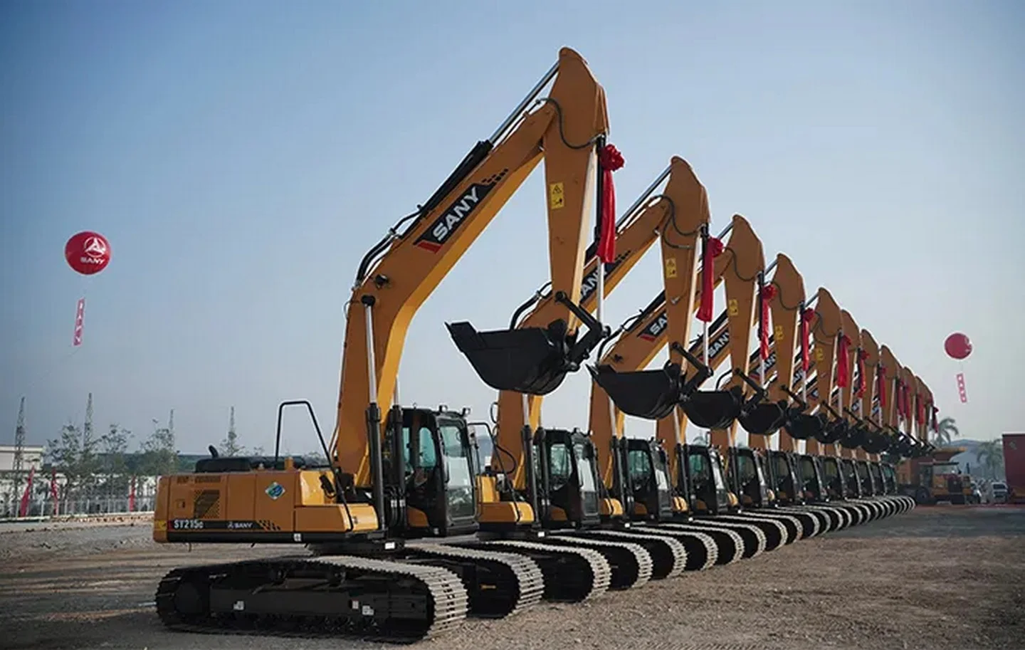 GEGER! Haji Isam Beli 2.000 Ekskavator, Mau Bikin Papua Rata???