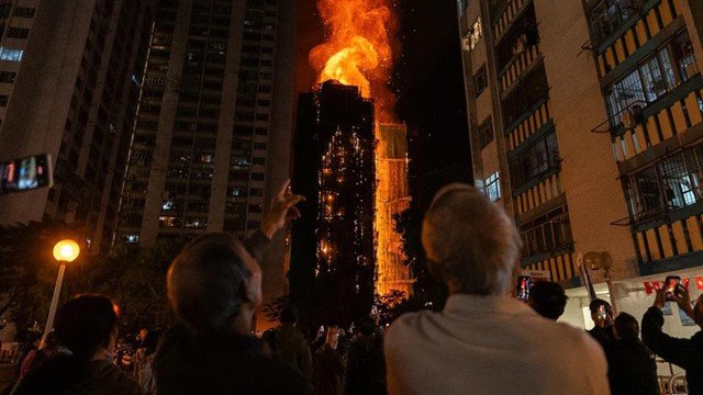 Kisah WNI Selamat Dari Kebakaran Hong Kong Karena Suara Adzan di HP