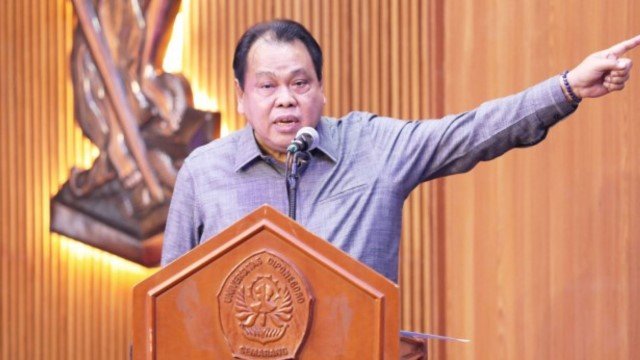 Kritik Hakim MK Arief Hidayat: Bayi Indonesia Lahir Menanggung Utang, Bayi Norwegia Punya Tabungan!