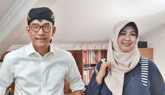 Refly Harun Bedah Tulisan ‘Somebody Please Help Him’ dr. Tifa Soal Sosok Misterius, Sindir Siapa?