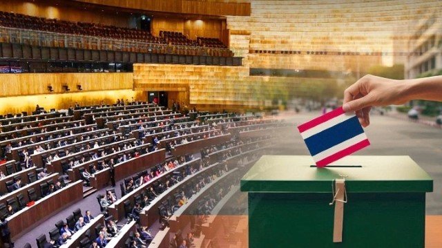 Situasi Genting! Pemerintah Bubarkan DPR, Kembalikan Kekuasaan ke Tangan Rakyat