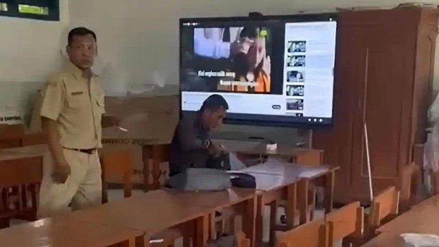 Warga Heran SD di Sampang Masih Dapat Jatah MBG Padahal Tak Ada Siswa Belajar, Guru Asyik Nyetel Dangdut