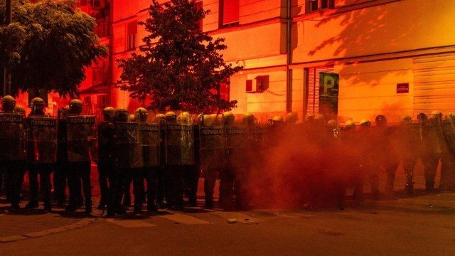 CHAOS! Pemerintah Buat Pekerja Sengsara, Demo Rusuh-Hujan Molotov