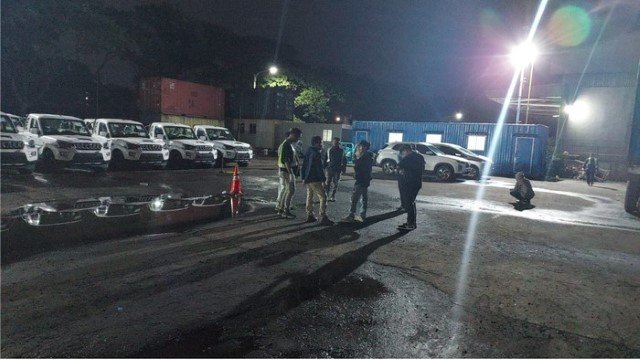 DPR Minta Ditunda, Pikap Mahindra Asal India Malah Sudah Berjejer Rapi di Tanjung Priok