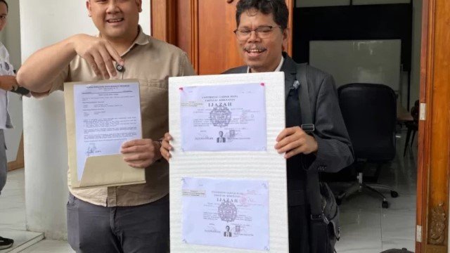 KPU Akhirnya Tampilkan Salinan Ijazah Jokowi ke Publik, Dokumen Pilpres 2014–2019 Dibuka Tanpa Sensor!