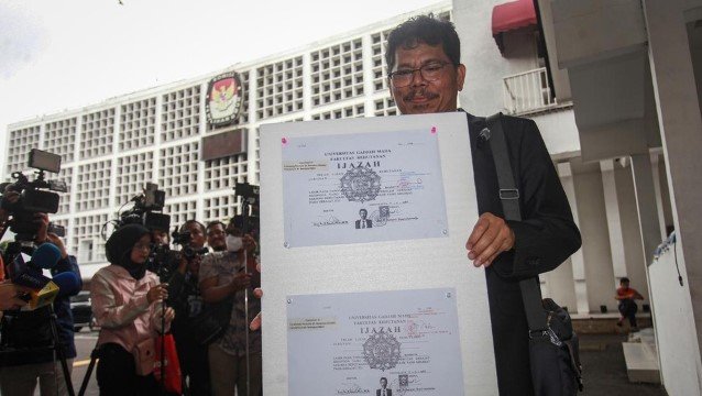 MISTERI Ijazah Jokowi Berlanjut Pengamat Kejar Dokumen dari KPU Daerah!