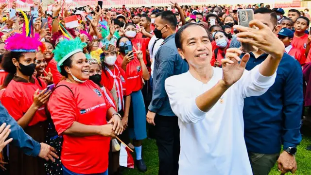 Pimpinan DPD RI Sindir Jokowi: 17 Kali Kunjungi Papua Cuma Umbar Janji, Minim Hasil!