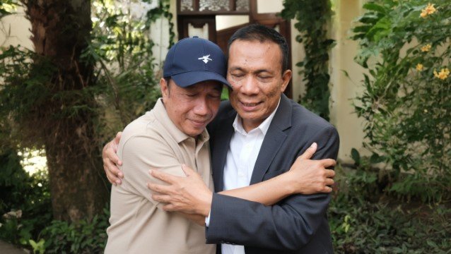 Aktivis Senior Dr. Zulkifli S. Ekomei Sebut Rismon Sianipar Bukan Membelot Dia Pulang Kampung dan Misinya Sukses!