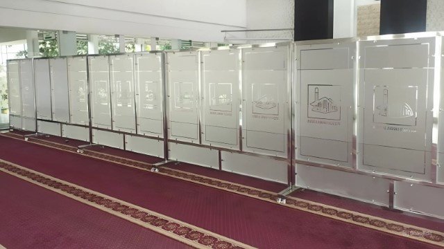 Cara Memilih Pembatas Shaf yang Tepat untuk Masjid, Mushola, dan Aula
