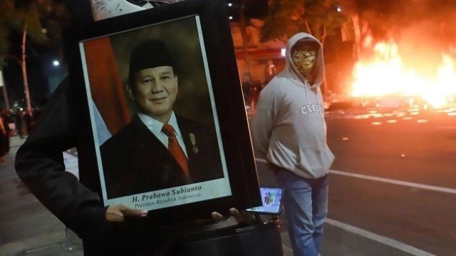 Pemburuan Terbesar Sejak 98 700 Anak Muda Diproses Usai Demo Agustus 2025!