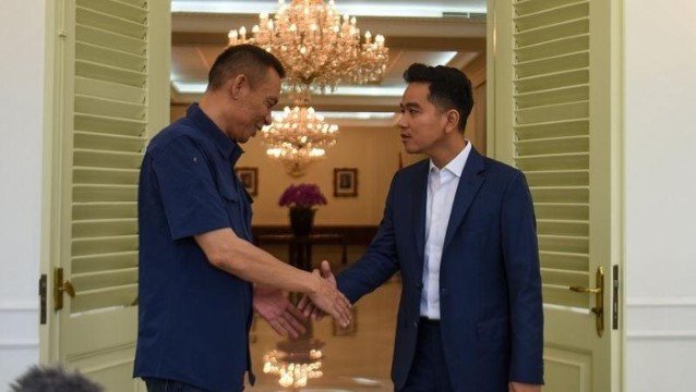 Rismon Sianipar Kini Nyatakan Ijazah Jokowi dan Gibran Asli!
