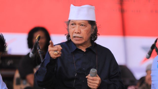 Selain Serangan Amerika-Israel, Viral 'Ramalan' Cak Nun Soal Tahun 2029 Semua Berjatuhan!