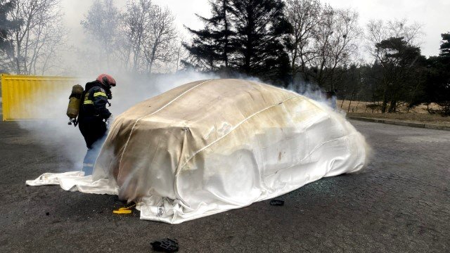 Apa Itu Fire Blanket Kendaraan Listrik Fungsi, Cara Kerja, dan Manfaatnya