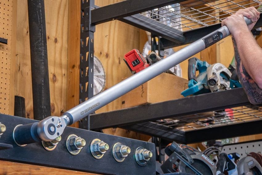 Cara Memilih dan Menggunakan Kunci Torsi dengan Benar untuk Keamanan dan Presisi