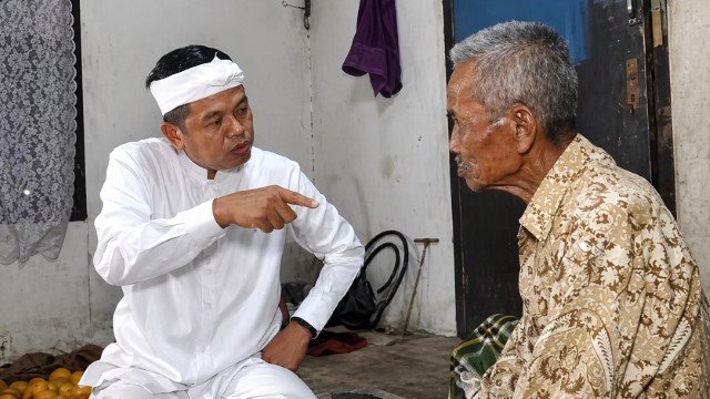 Dedi Mulyadi 'Cosplay' Jadi Antagonis, Minta Kakek Tunanetra Ucapkan Kata Tak Pantas Soal KDM, Jawabannya Mengejutkan!