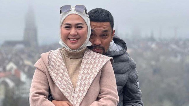 HEBOH! Istri Ahmad Sahroni Diisukan ‘Selingkuh’ dengan Drummer Band 90-an
