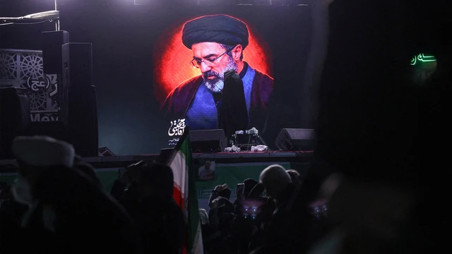 Media Israel Sebut Mojtaba Khamenei Tak Sadarkan Diri, Kritis di Iran