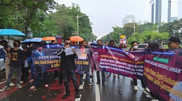 Peringati 40 Hari Kasus Andrie Yunus, Massa Desak Prabowo Evaluasi Menhan Sjafrie Sjamsoeddin!