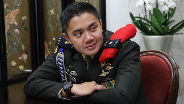 Video Lawas Seskab Teddy Viral di Sosmed, Gaya Larinya Saat di Kopassus Jadi Sorotan: Slay Banget!