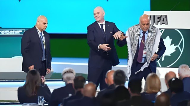 Bos Federasi Sepak Bola Palestina Tolak Berjabat Tangan dengan Wakil Israel di Kongres FIFA