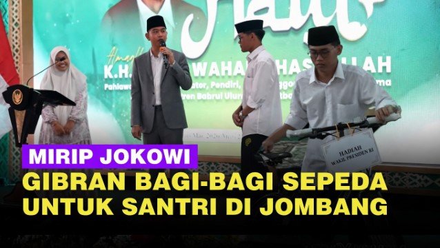 Fotokopi Kepemimpinan Wapres Gibran 'Duplikasi' Aksi Jokowi di Jombang Ribuan Santri Histeris Rebutan Sepeda