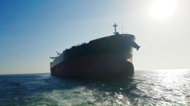 Selat Lombok Geger! Kapal Tanker Raksasa Iran Tiba-Tiba Muncul, Alarm Bahaya Berbunyi