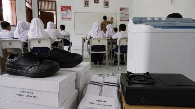 Skandal Gila! Proyek Mewah Sekolah Rakyat Terbongkar Dari Sepatu Hingga Bingkai Foto Prabowo Telan Miliaran Rupiah