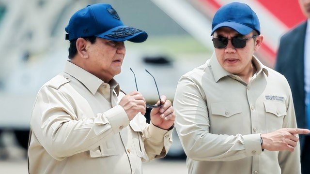 Skandal Lingkaran Dalam! Kedekatan Prabowo dan Teddy Dinilai Tak Biasa, Isu Jenderal 'Terusik' Kian Mencuat