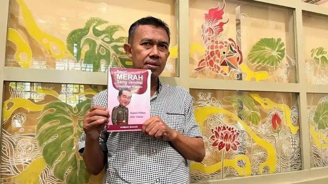 Sosok Ahmad Bahar Penulis Buku 'Gibran The Next President' Ngamuk Besar, Tak Terima Anaknya Disandera GRIB Jaya