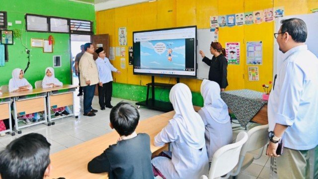 Tamparan Keras! Program 1 Juta Layar Pintar Prabowo Disemprot P2G Sekolah Masih Reyot, Buat Apa Teknologi Canggih