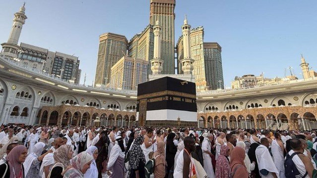 Terungkap! Ternyata Ibadah Haji Yang Setop Sementara Perang AS-Iran