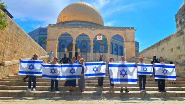 Al-Aqsa Membara! Aksi Israel Kibarkan Bendera dan Nyanyikan Lagu Kebangsaan Picu Kemarahan Dunia