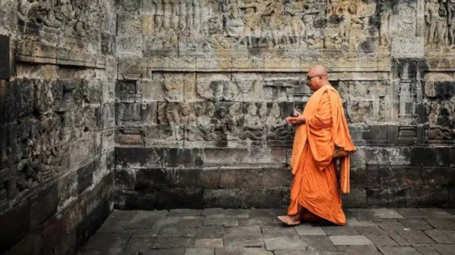BEJAT! Biksu Penjaga Pohon Suci Buddha Berusia 71 Tahun Tega Lecehkan Gadis di Bawah Umur