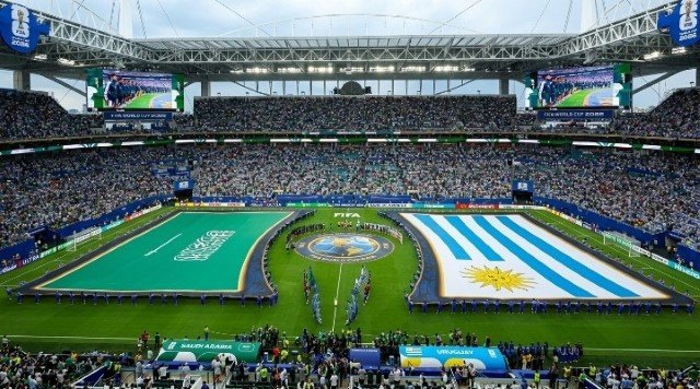 Fakta Menggetarkan! Mengapa Bendera Arab Saudi Dijaga Ketat Agar Tak Menyentuh Tanah? Ini Penjelasan Yang Bikin Dunia Takjub