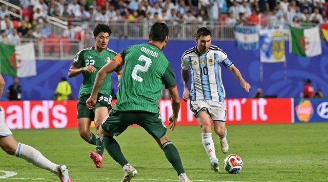 Geger Dunia Sepak Bola! Aljazair Resmi Gugat FIFA Messi Harusnya Dapat Kartu Merah