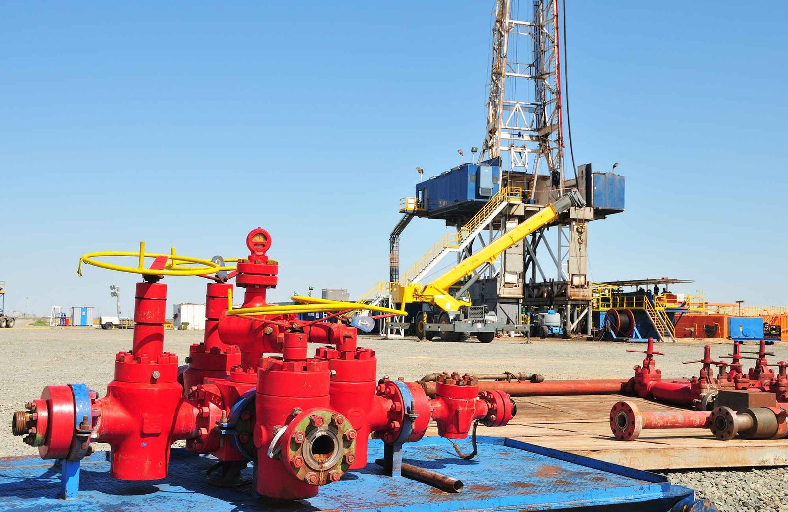 Global Sourcing of Oilfield Equipment: What Buyers Should Check Before Signing a Contract