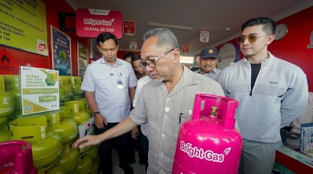 Kopdes Disebut 'Kembaran' Alfamart-Indomaret, Zulhas Beri Respons Mengejutkan!