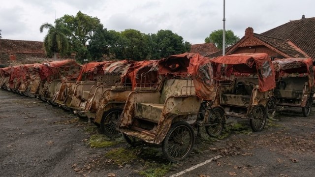 Pemborosan Dana Fantastis! Becak Listrik Rp20 Juta Bantuan Prabowo Berakhir Jadi Besi Tua Mangkrak