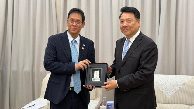 Purbaya Bikin Geger! Pulang dari China Bukan Bawa Utang Saja, Tapi Gelar Profesor